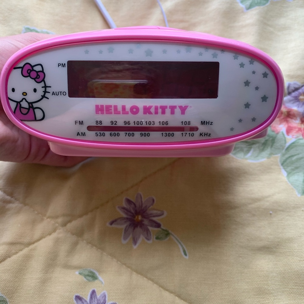 vintage hello kitty clock